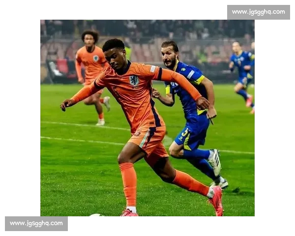 切尔西 4418 万欧锁定未来十年防线核心！19 岁荷兰天才哈托签约至 2032 年