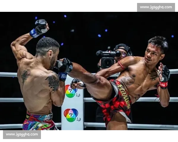 羽量级新星终极对决!世雄格斗中国德比引爆拳坛